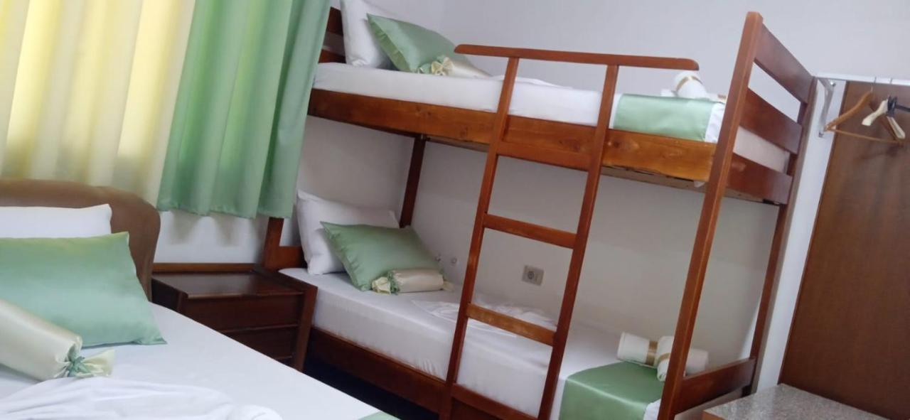 Green Oasis Holiday Home Vlorë Esterno foto