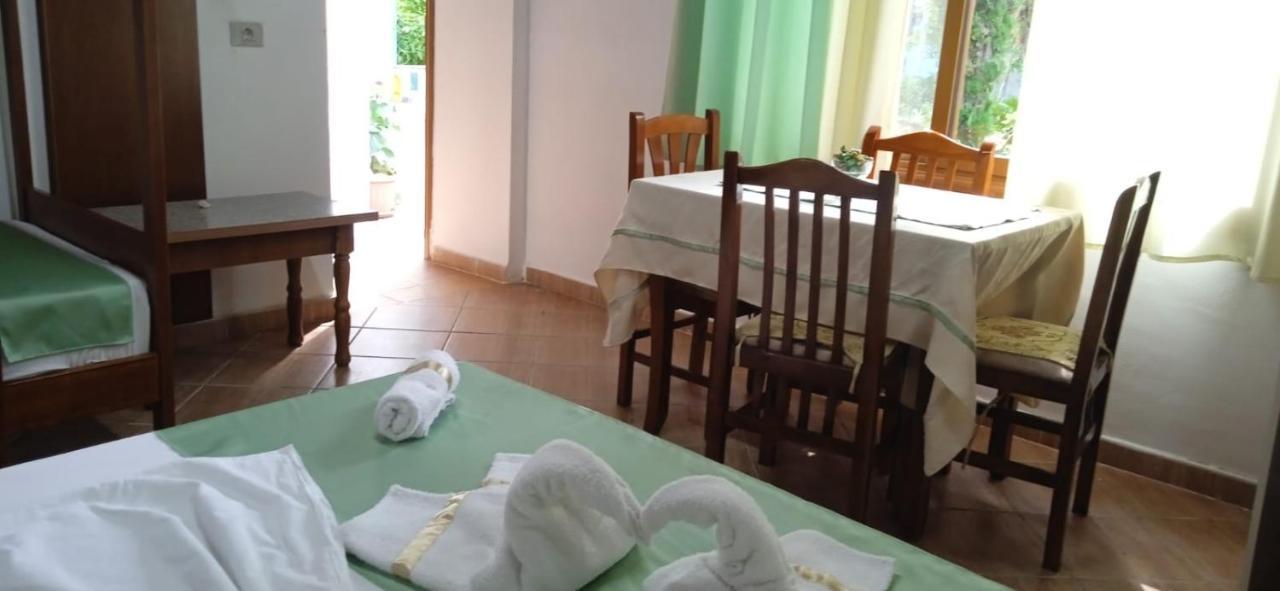 Green Oasis Holiday Home Vlorë Esterno foto
